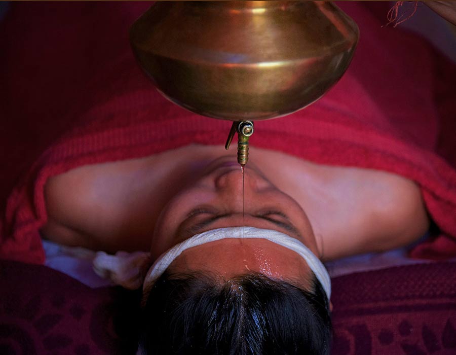 Shirodhara Ayurveda Therapy