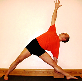 trikonasana with block