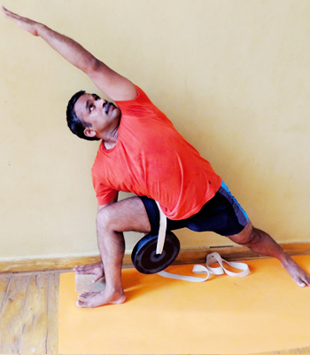 utthita parsvakonasana with strep weight